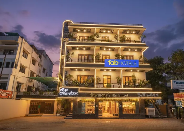 Fabhotel Santoor - Geeta Bhawan Square