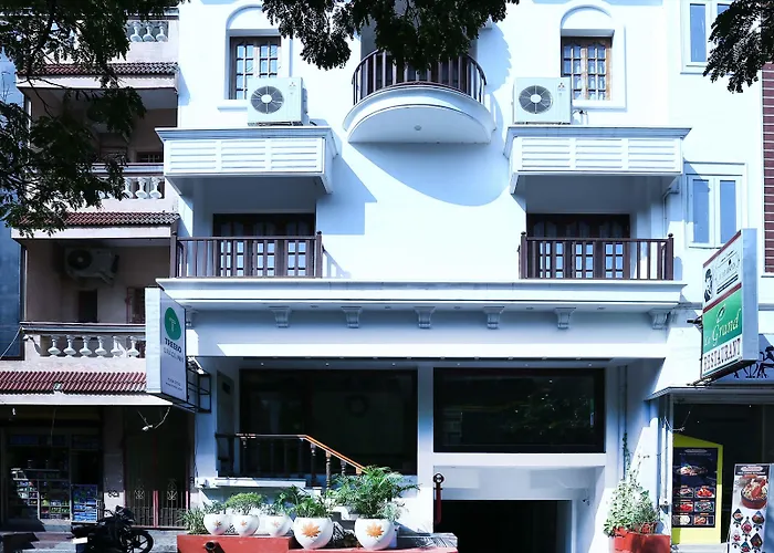 Treebo Grace Inn, 3 Min Walk From Promenade Beach