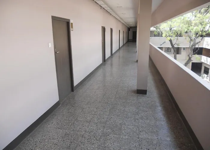 Hotel Sownthariyam
