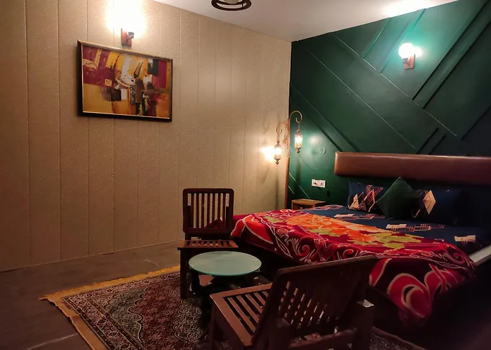 Bros Hostel&Yaara Cafe