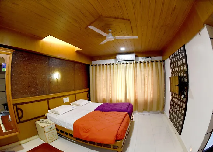 Hotel Sharada International