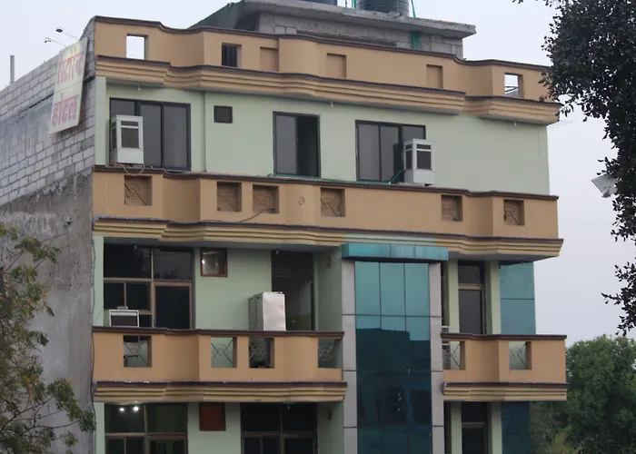Kanchan Hotel