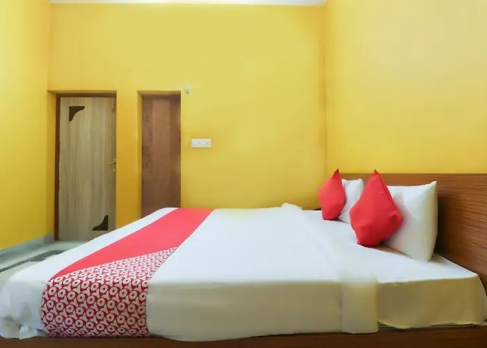 Trilok Inn