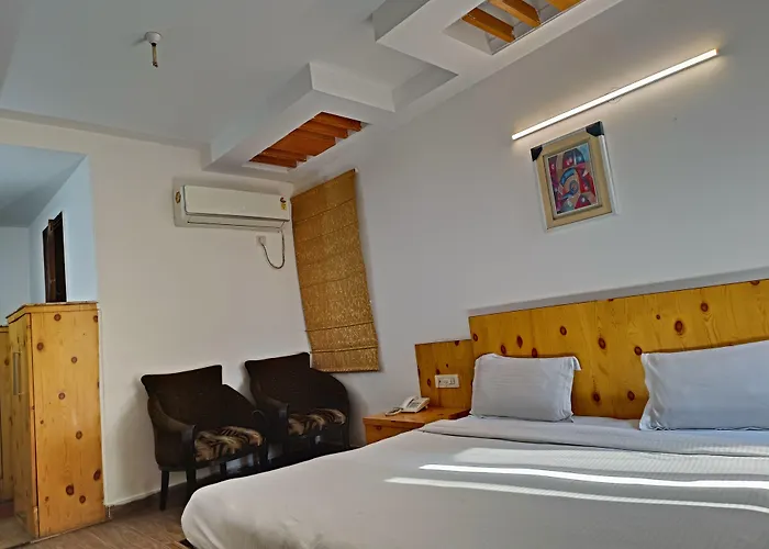 Hotel Tjs Grand