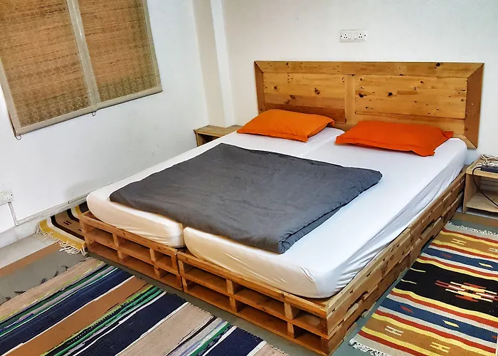 Jhouse Near Bhikaji