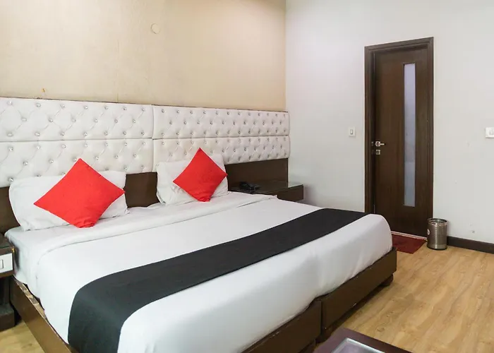 Hotel O Arora Shoppers Park