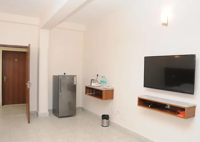 Sreeparthi Hotel