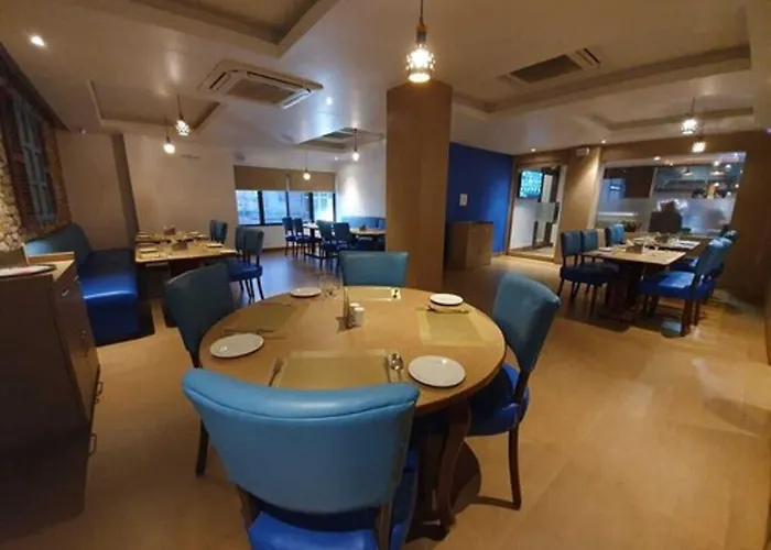 Hotel Gulmohar Grand