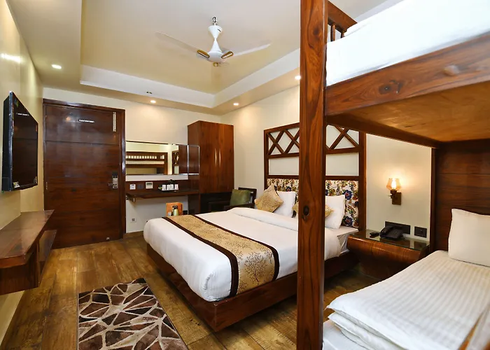Hotel Blue Pearl Near Connaught Palace & New Delhi Railway Station