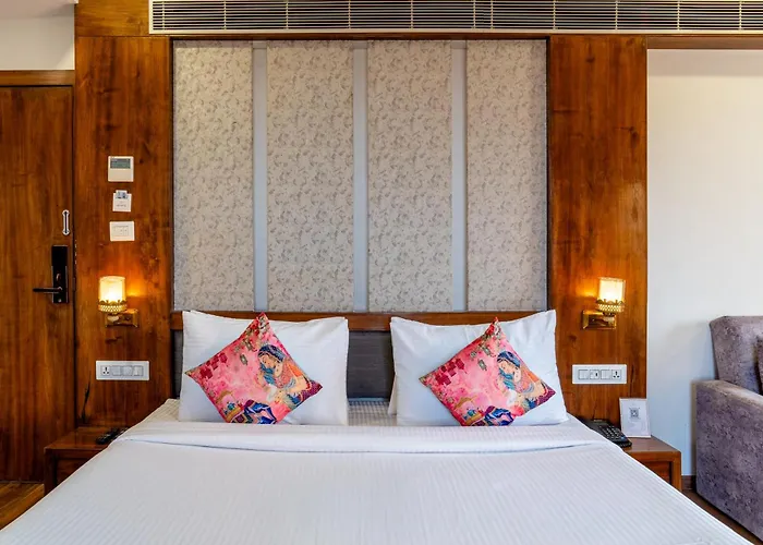 Hotel Paandora Grand,Udaipur