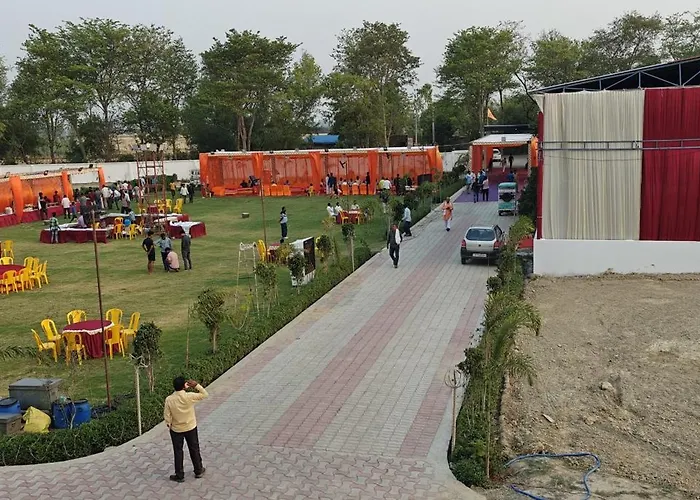 Avadh Garden Marriage Lawn & Guest House