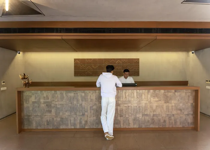 Life At Repose- Lake Villas Resort & Club