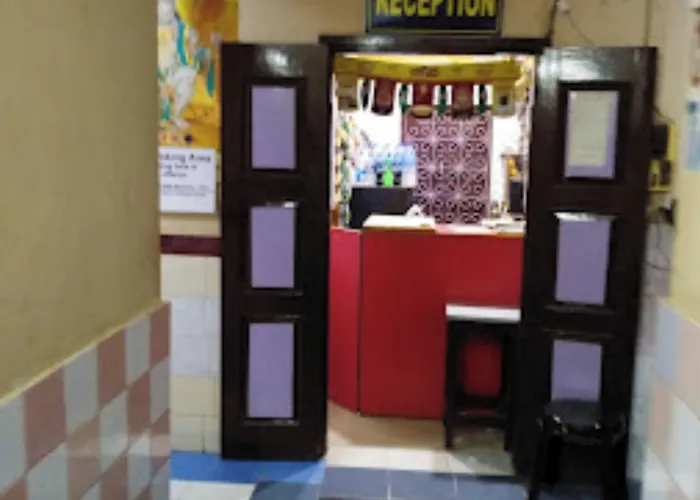 Goroomgo Central Guest House Agartala