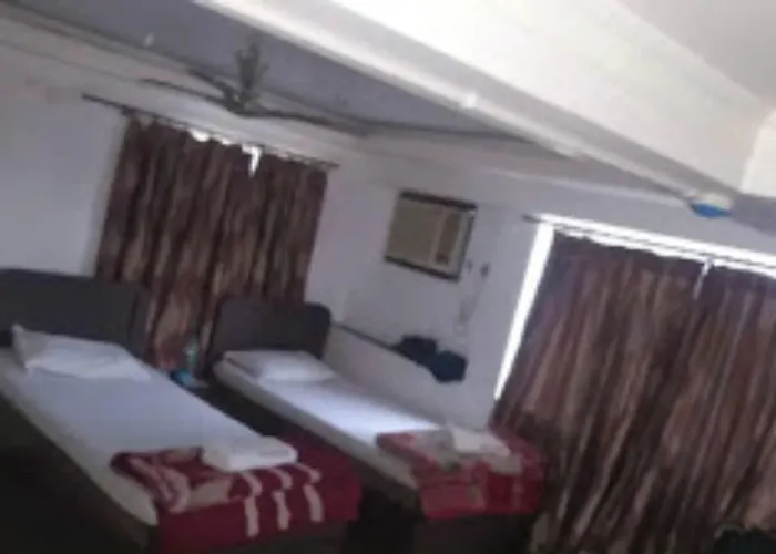 Goroomgo Central Guest House Agartala