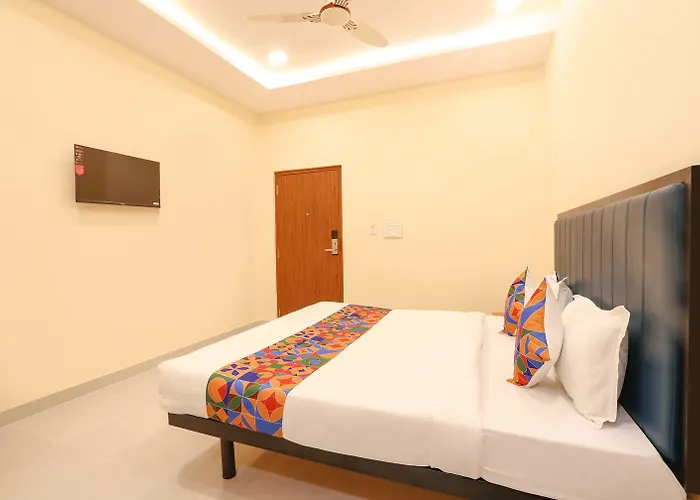 Fabhotel Mint Park - Nr Nmims College