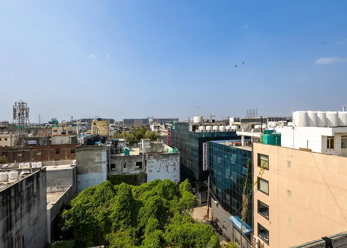 Hotel Urban Lion Near Delhi Airport
