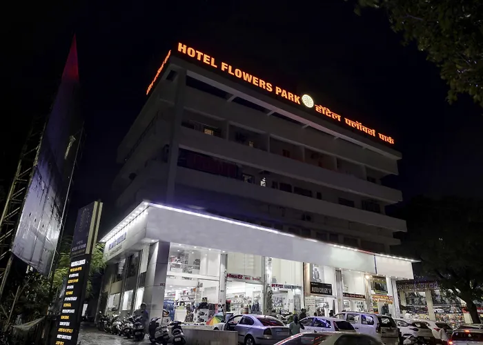 Itsy Hotels Flowers Park Nashik