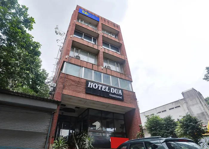Fabhotel Dua Continental