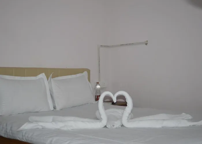Aakarsh Hill View Hotel
