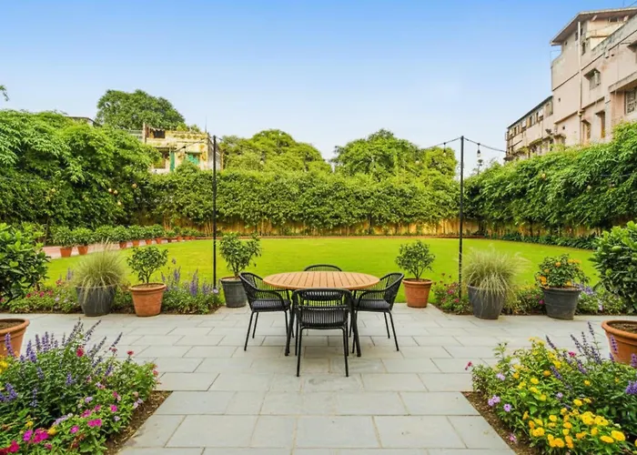 The Avenue Hotel & Banquet Near Bhopal Junction