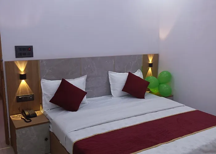 Hotel Ashiyana Palace