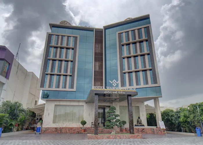 Hotel Warma Palace