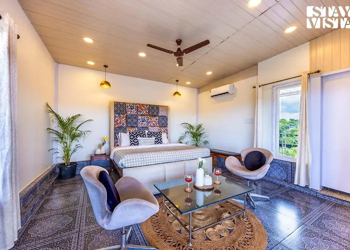 Stayvista'S Casa Clarence - Pool & Jacuzzi Villa - 6Bhk With Alfresco Dining