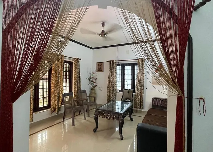 Homestay Near Lulu- Edappally- Amrita, Aster Hospital- Kochi