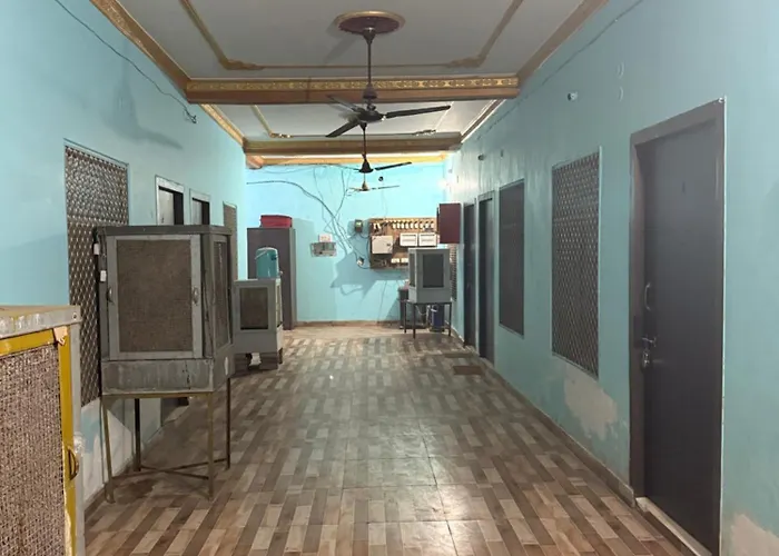 Yash Hotel