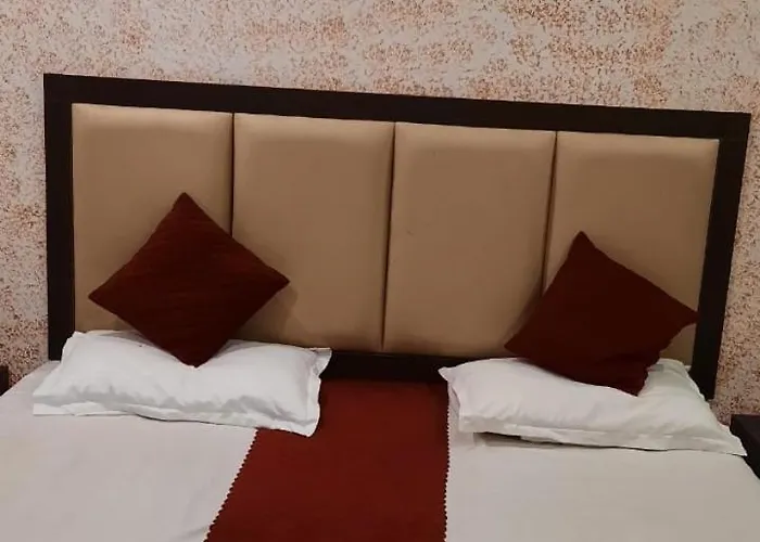 Divya Hotel & Restaurant