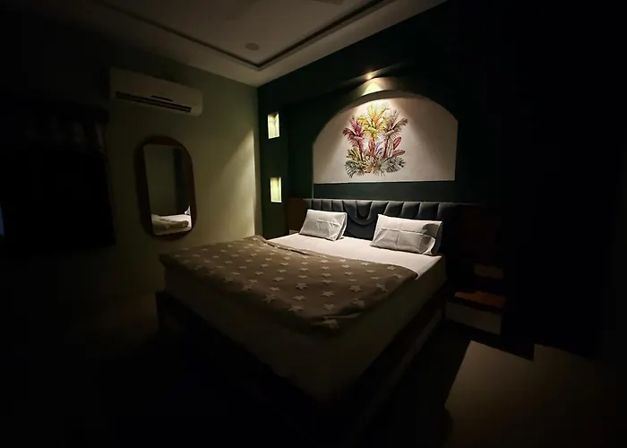 Hotel Maheshwar'S Stay