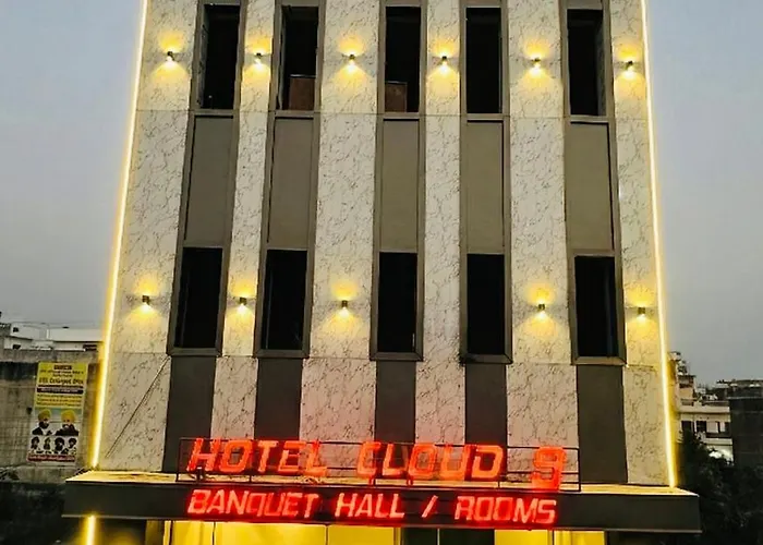 Hotel Cloud 9