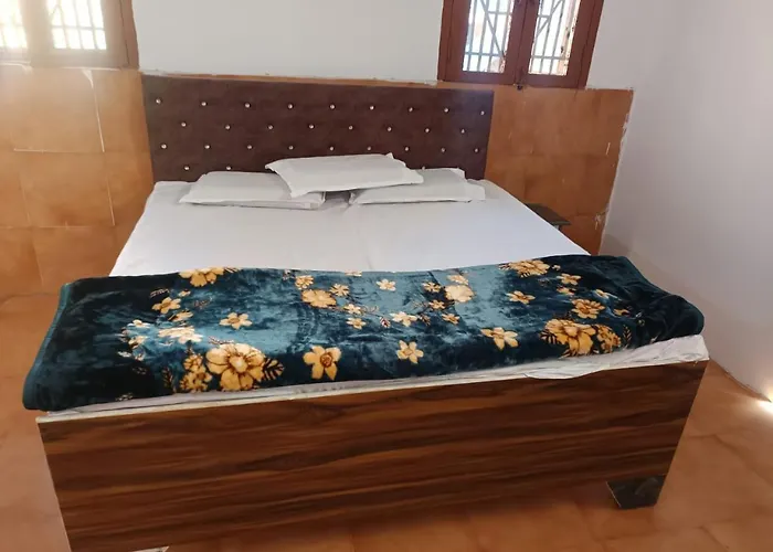 Astha Resturent Pragti Bhavan