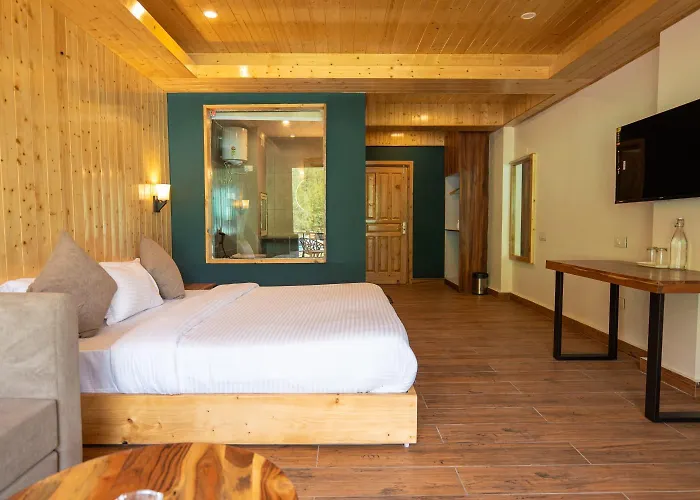 Hotel Patalsu