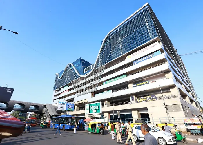 Metro Pod Hotel At New Delhi Metro & Railway Station