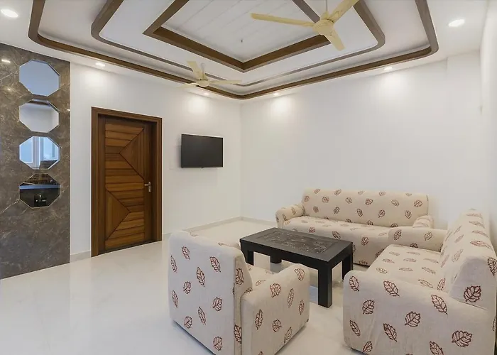 Family-Friendly Modern 2Bhk With All Amenities