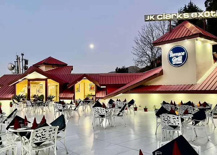 Jk Clarks Exotica - Centrally Located With Stunning Valley View