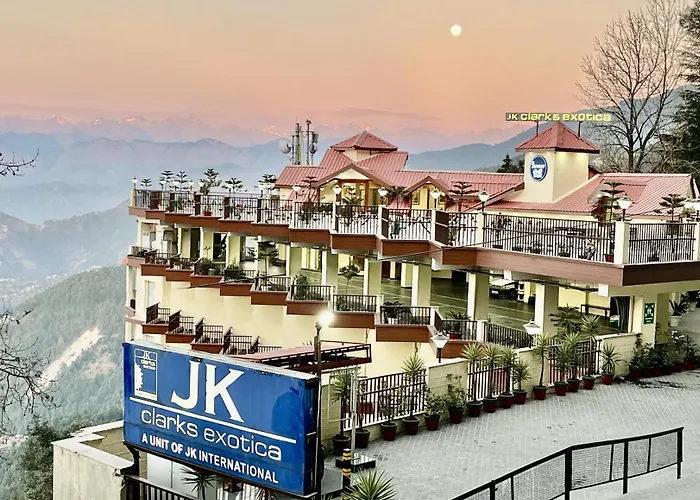 Jk Clarks Exotica - Centrally Located With Stunning Valley View