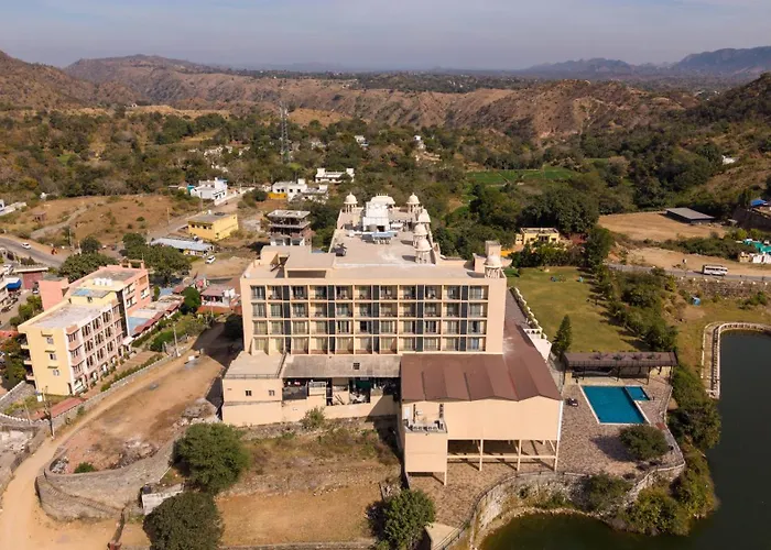 Via Lakhela Lakeview Resort & Spa