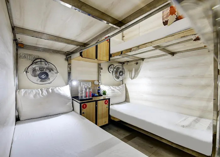 Hotel New Frontier, City Centre - Walk In Chandni Chowk & Old Delhi Station