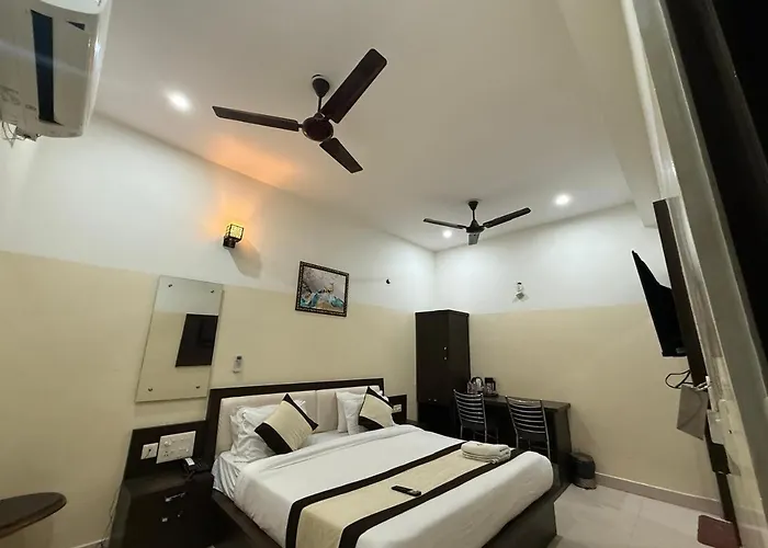 Hotel Kamla Palace