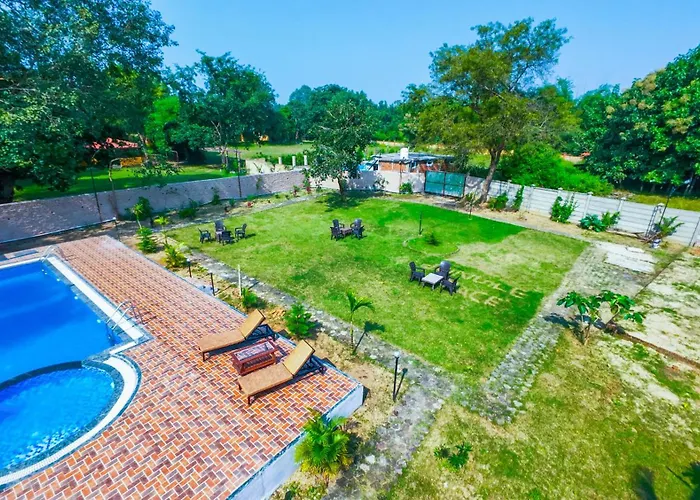Jungle Palace Resort