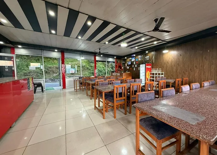 Hotel Sunrise Inn & Restaurant, Kanatal