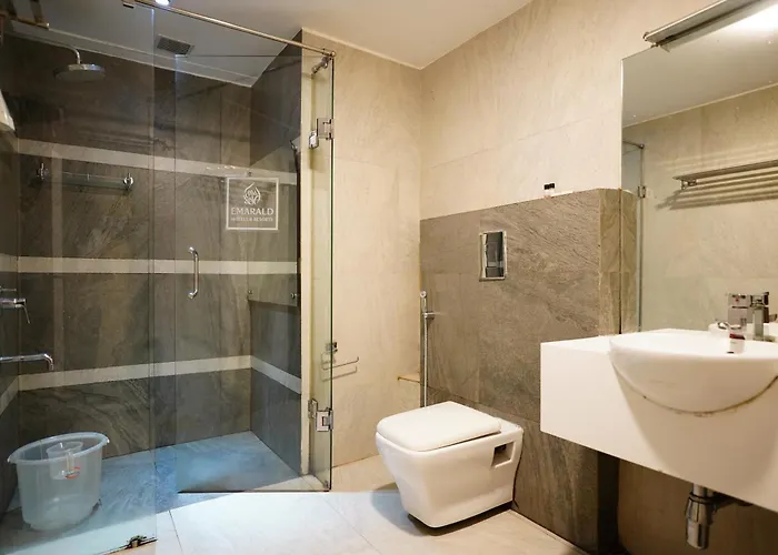 Emarald Hotel Calicut