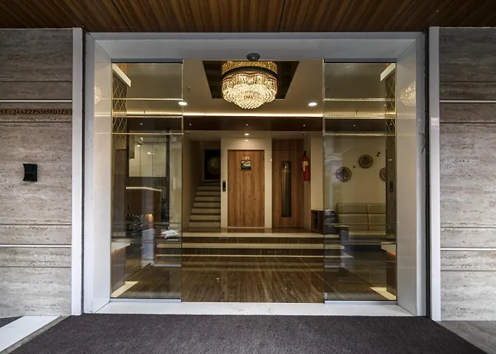 Hotel Royal Treat Surat