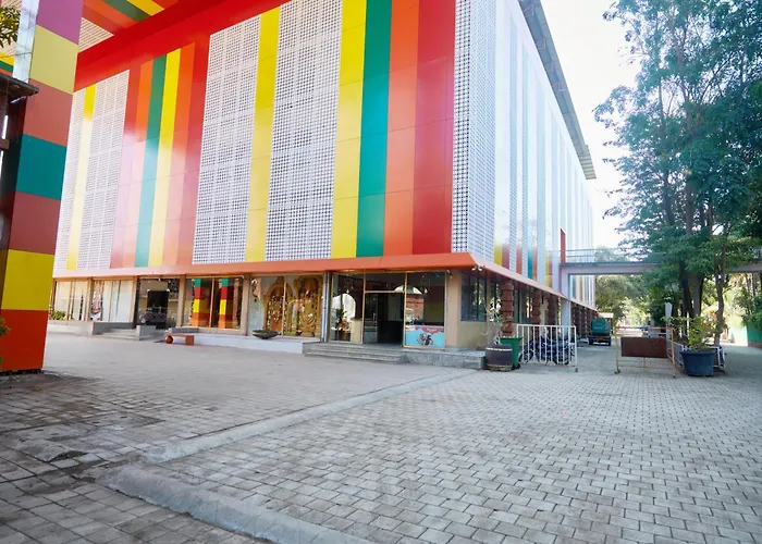 Hotel Sai Palkhi Niwara