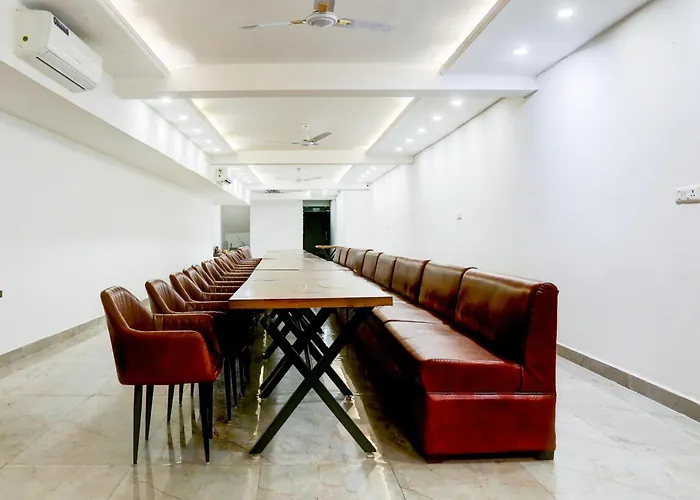 Super Townhouse Eden Garden Zirakpur