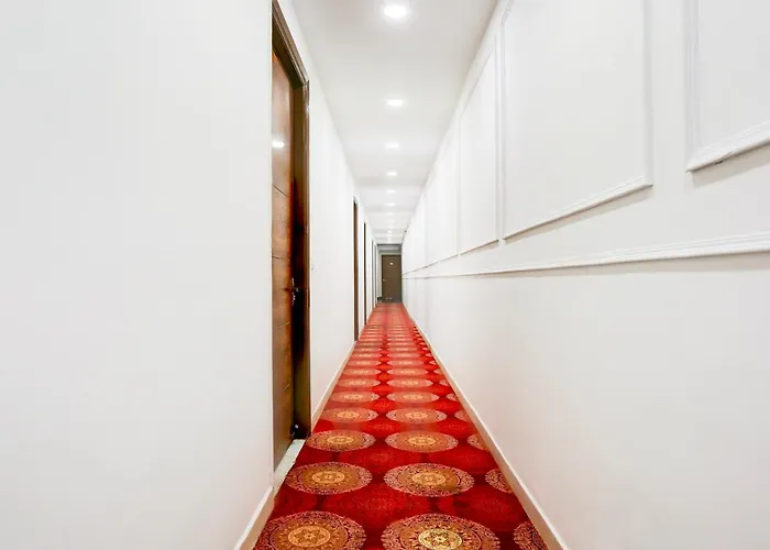Super Townhouse Eden Garden Zirakpur