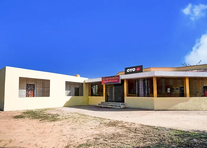 Hotel O Midwaytreat Burhanpur