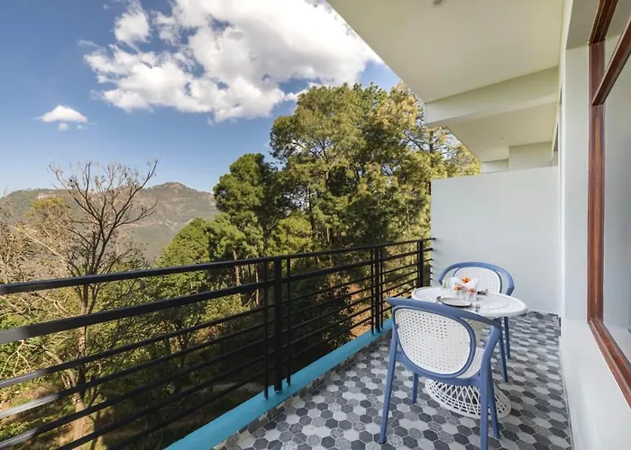 Pine Garden Heera Lodge Kasauli Near Mall Road Operated By Evening Sky